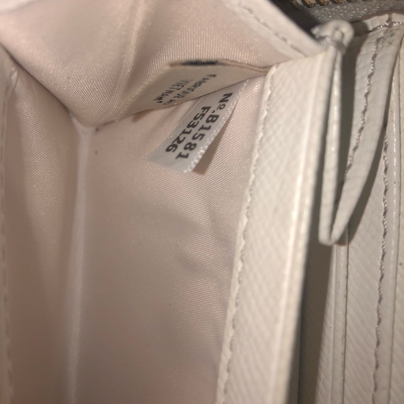 Cream leather coach wallet - Picture 3 of 3